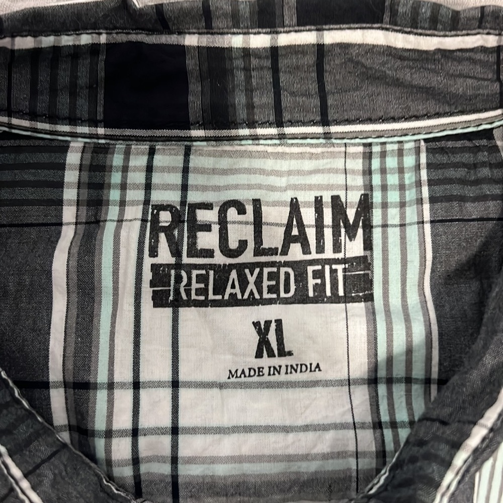 Men’s button up - Picture 2 of 3